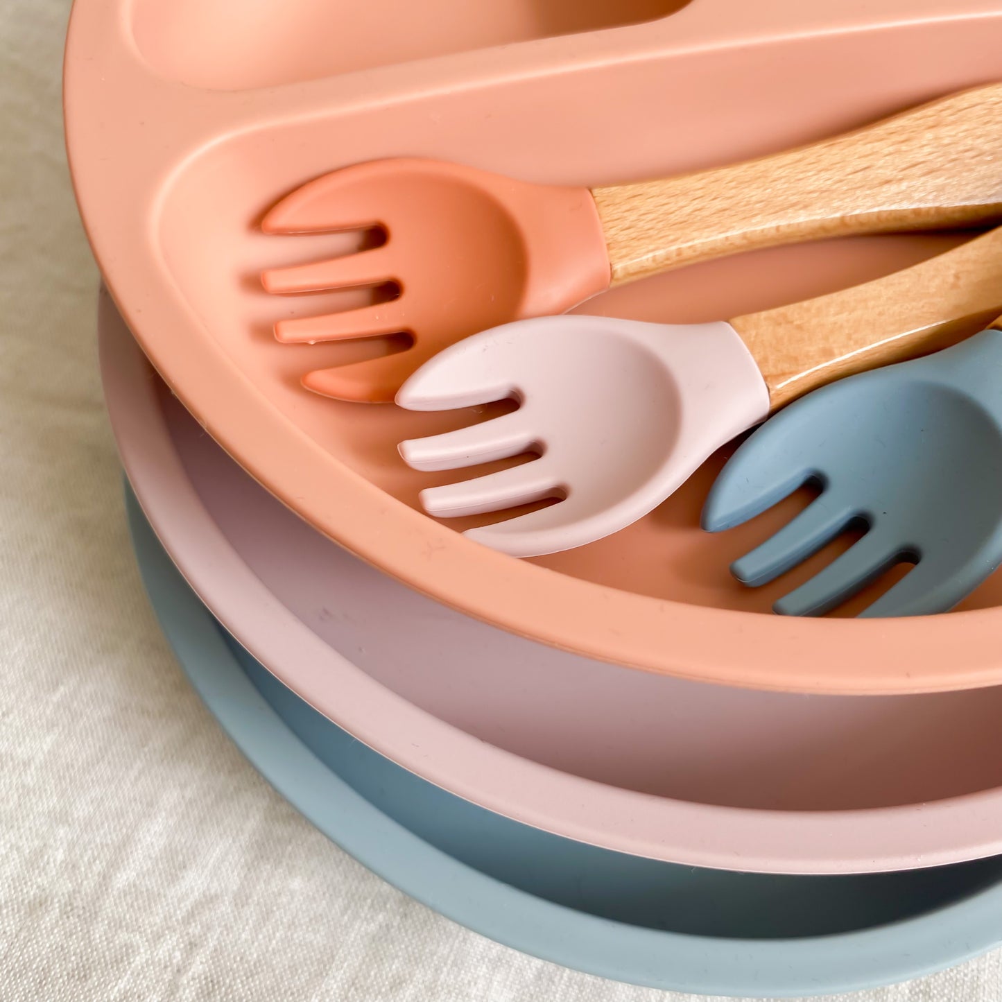 Plato de silicona rosa baby